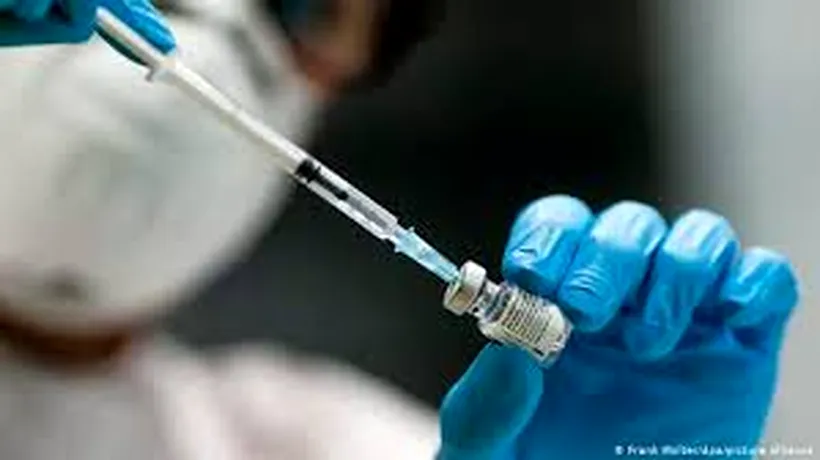 Medicul de familie al primarului din judeţul Călăraşi a fost amendat, după ce a prioritizat vaccinarea edilului