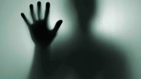 Imagini de groază din casa unei femei. A fost sfătuită să părăsească imediat locuința sau să cheme un preot