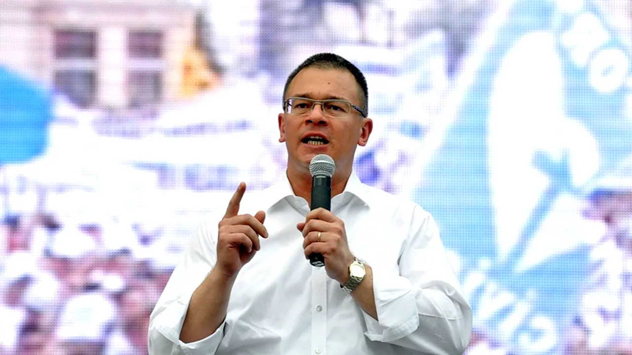 Mihai Răzvan Ungureanu și-a depus candidatura la BEJ Arad pentru un mandat de senator