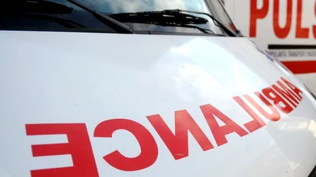 Fată de 13 ani, alungată dezbrăcată din casă de mamă, dormind într-o cușcă de câine, preluată de DGASPC Argeș