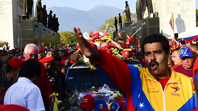 Sicriul cu trupul neînsuflețit al lui Hugo Chavez a fost depus și deschis la Academia Militară