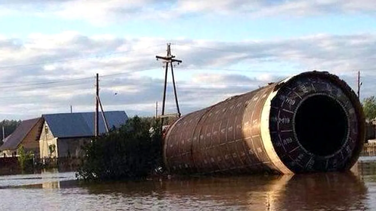 Inundațiile din Rusia, ca nicăieri. Ce a adus viitura la poarta unui rus