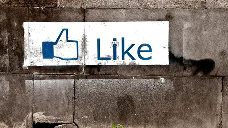Cât valorează, în dolari, un like pe Facebook