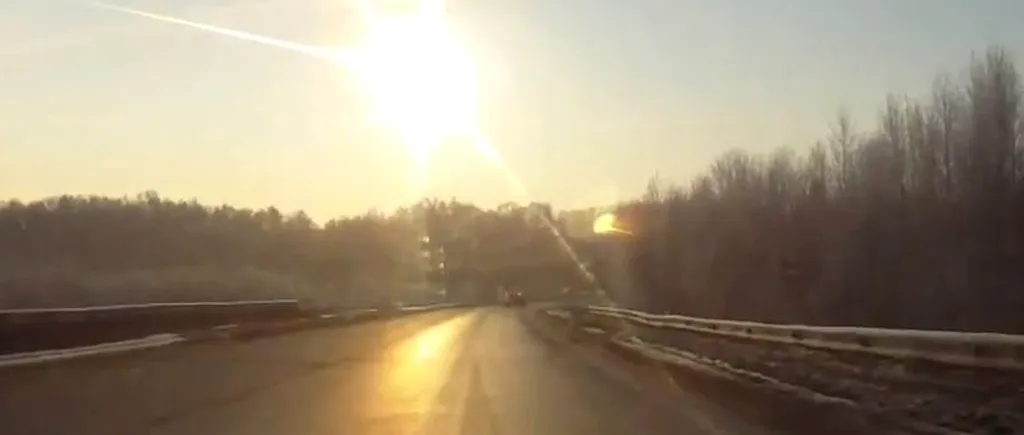 FOTO: Imagine spectaculoasă cu meteoritul căzut azi în Rusia. VIDEO