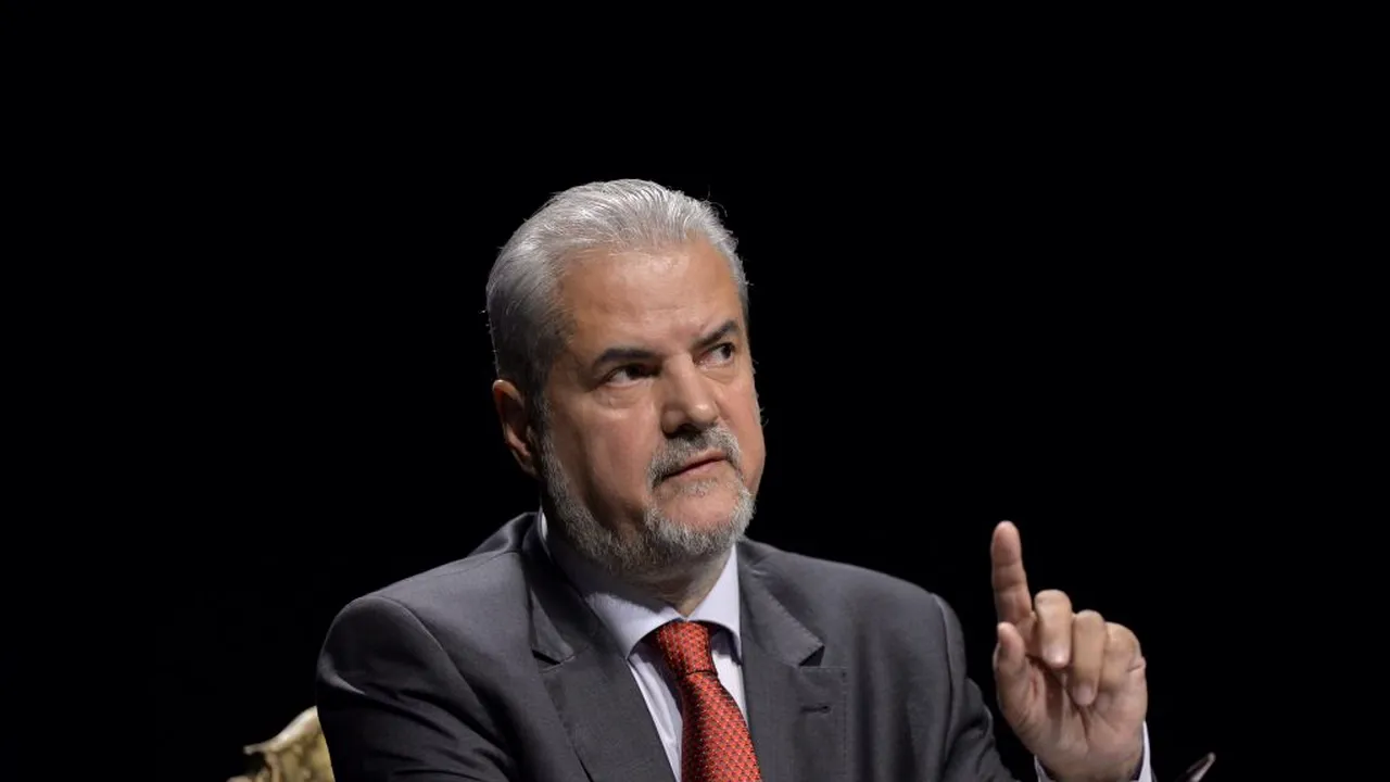 Adrian Năstase, acuzații despre Guvern: Încă o dată observăm caracterul „cezarist” al statului român! Se duc, ca niște servitori, la Cotroceni