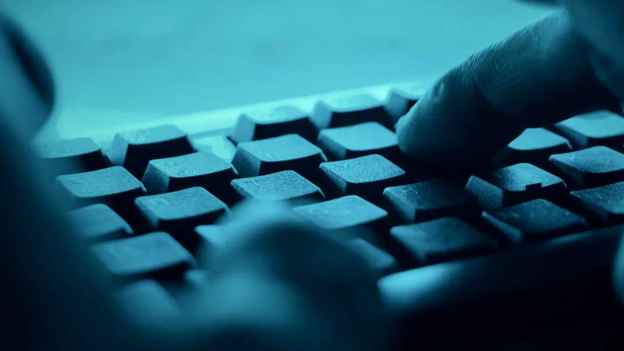 Tot mai mulți pensionari și mai multe gospodării de la țară, cu acces la Internet