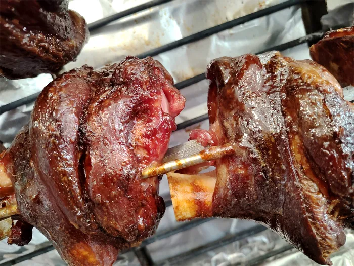 Ideea genială cu care acest bărbat din Iași s-a îmbogățit. Ce vinde la fast food-ul lui. Nu mai există așa ceva!