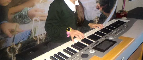 Povestea Katiei, micuța pianistă din Cluj care are deja o piesă înregistrată la Uniunea Compozitorilor: Am compus-o pe loc, în engleză