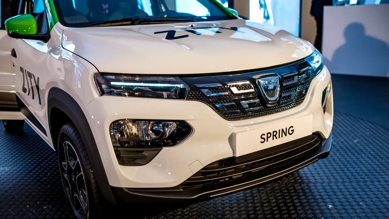 Dacia Spring, primul model electric al producătorului, poate fi rezervat de astăzi. Cum poate fi cumpărat autoturismul cu doar 7.700 de euro