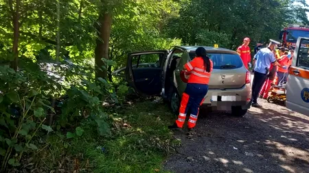 FOTO. Accident mortal pe DN1. Un șofer a intrat pe contrasens și s-a izbit de un alt autoturism. Șoferul din cealaltă mașină a murit nevinovat