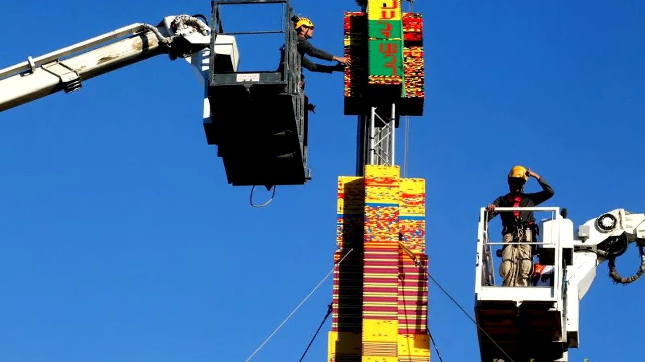 Povestea tristă din spatele celui mai înalt turn Lego din lume