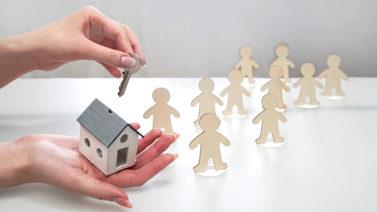 Când ai nevoie de acordul vecinilor pentru a-ți închiria locuința și ce se întâmplă dacă nu-l obții