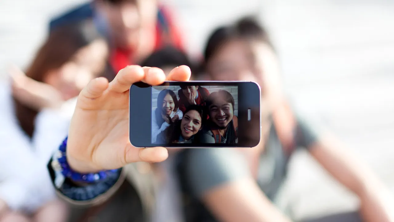 Pedeapsa cu MOARTEA pentru un selfie. Locul unde turiștii NU mai au voie să-și facă poze