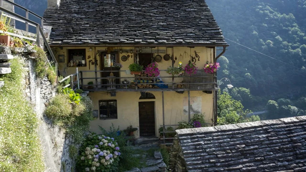 Satul de poveste, ascuns în inima Europei, de care puțini au auzit. Priveliști spectaculoase și aer extrem de curat