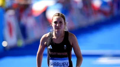 <span style='background-color: #dd3333; color: #fff; ' class='highlight text-uppercase'>JOCURILE OLIMPICE</span> Fractura de femur nu a împiedicat-o să termine cursa de maraton