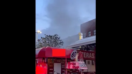 Incendiu cu degajări mari de fum, la un magazin din Piața Obor. Pompierii au intervenit de urgență