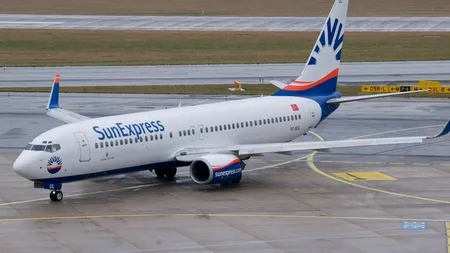 Un avion cu 116 oameni la bord a aterizat DE URGENȚĂ pe OTOPENI. Ambulanța a intervenit IMEDIAT la fața locului