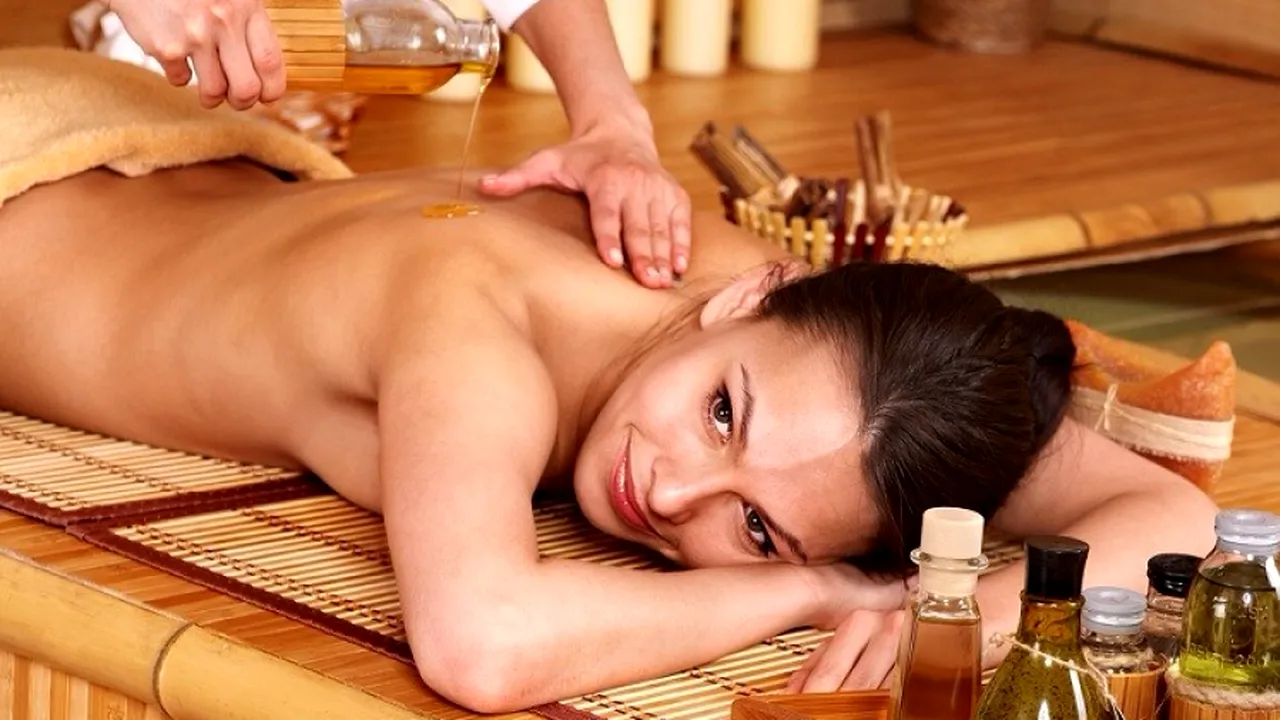 Un maseur a fost prins când își filma clientele. Ce a susținut bărbatul că l-a determinat să facă asta