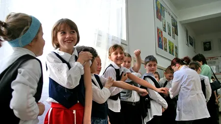 PRO sau CONTRA vaccinării copiilor? Ministerul Sănătății le-a pregătit o SURPRIZĂ părinților: „Ne-am inspirat din legislația existentă în Franța și Germania