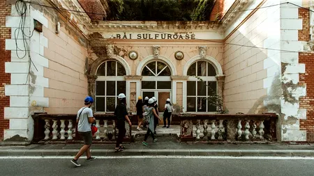 Băile Imperiale Neptun, din stațiunea Băile Herculane, ar putea fi salvate. O echipă de studenti a lansat o campanie de strângere de fonduri - FOTO