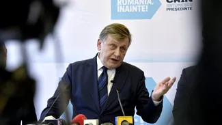 Crin Antonescu, candidat la prezidențiale, NU a fost colaborator al Securității. Document oficial / Antonescu: Am fost o VICTIMĂ a Securității