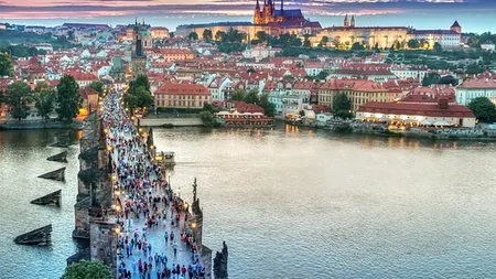 Protest anti-restricţii la Praga, în timp ce spitalele din țara sunt aproape pline cu bolnavi COVID