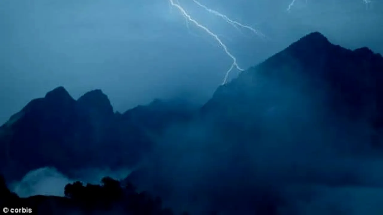 Un turist străin a murit lovit de trăsnet pe munte, în Bucegi: „I-a băgat în sperieţi pe toţi”