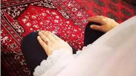 S-a inventat covorașul pentru rugăciune anti-dureri de genunchi