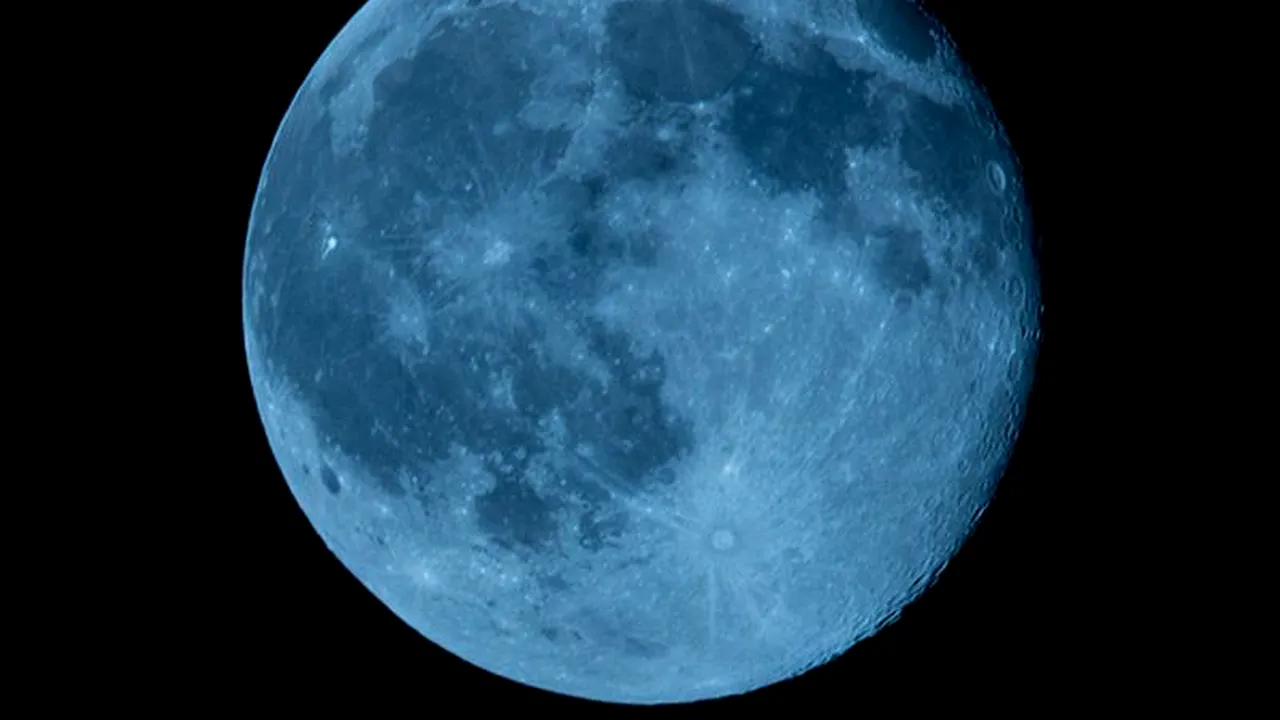 Concluzie surprinzătoare a astronomilor: Luna se micșorează și își schimbă formele de relief