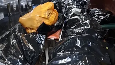 Imaginile dramatice ale valului 4: Morga Spitalului Universitar din București nu mai are loc nici pe holuri pentru morții de COVID