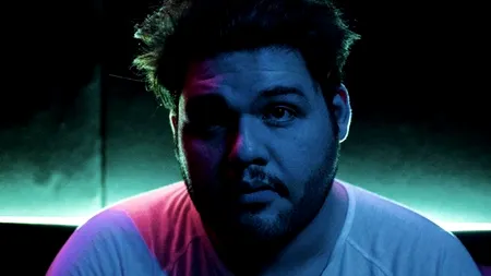 Dezvăluirile unui regizor de filme porno: Făceam glume și râdeam în timp ce două persoane făceau sex în fața mea 