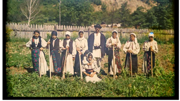 De ce ne cheamă Escu. Proveniența și semnificația  acestui sufix