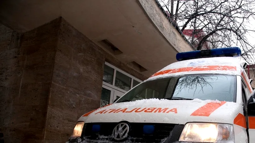 Fata unui polițist s-a sinucis aruncându-se de la etaj după ce ar fi fost certată de tatăl său