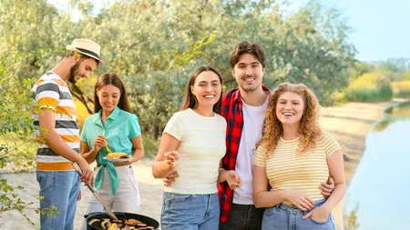 Calendarul minivacanțelor din PRIMĂVARA 2025: Bugetarii care vor avea 8 zile libere