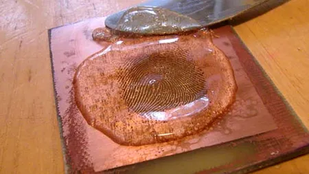 Cititorul de amprente al iPhone 5S a fost spart de hackeri VIDEO