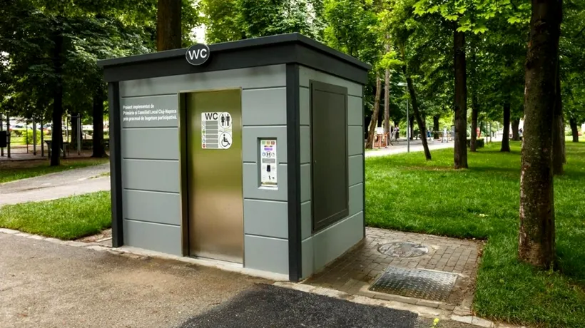 Cum arată, de fapt, toaleta publică inteligentă din stațiunea Sinaia. A costat 52.000 de euro