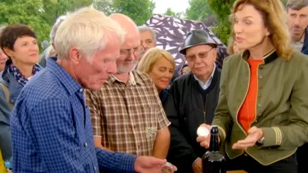 Surpriză pentru invitatul unei emisiuni BBC, care a băut dintr-o sticlă veche de 180 de ani. Secretul, dezvăluit de abia acum / Ce se afla în interiorul recipientului: „Yummy! Ce vești bune...