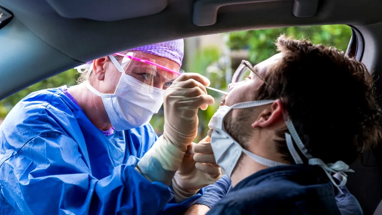 Studiu: Al doilea val de COVID-19 ar putea fi de două ori mai puternic dacă numărul testărilor nu va crește