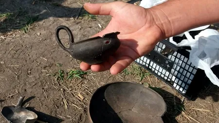 De la locuințe până la obiecte din trei epoci diferite. Descoperirile arheologilor pe traseul viitoarei centuri a Timișoarei - FOTO