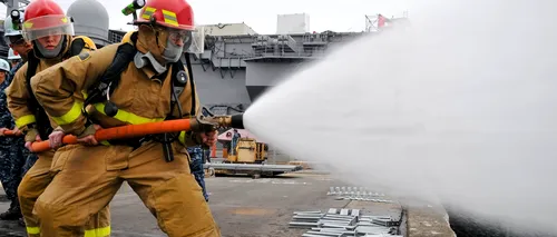 Incendiu puternic la bordul unei nave de asalt americane! VIDEO terifiant! USS Bonhomme Richard arde ca o torță