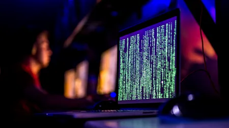 Trei ucrainieni sunt acuzați în SUA că au atacat informatic peste 100 de companii americane. Prejudiciul ajunge la zeci de milioane de dolari