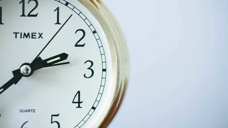 SCHIMBAREA OREI | Se mai trece sau nu la ora de vară acum, la sfârșitul lunii martie?