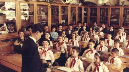 „Am cravata mea, sunt pionier / Și mă mândresc cu ea, sunt pionier