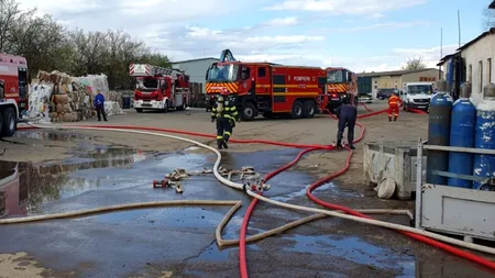 INCENDIU la un depozit de deşeuri din apropierea gării din Alba Iulia.
