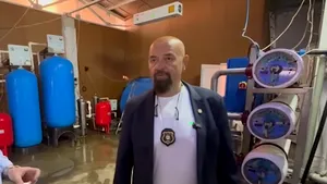 ANPC, amenzi în Ilfov. Comisarii au descoperit apă îmbuteliată în condiţii nesanitare, baclava la 30 de grade