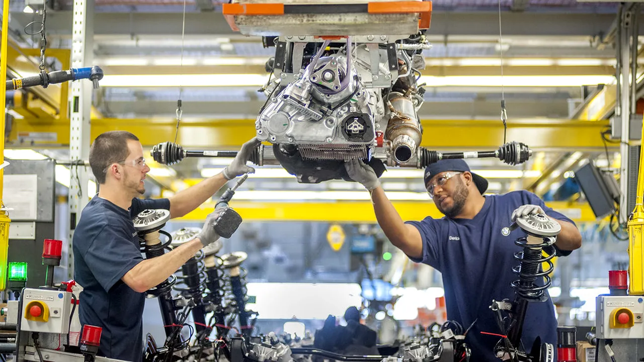 Ce SALARIU are un angajat la fabrica BMW din Germania / Câștigurile, în funcție de specializare și experiență