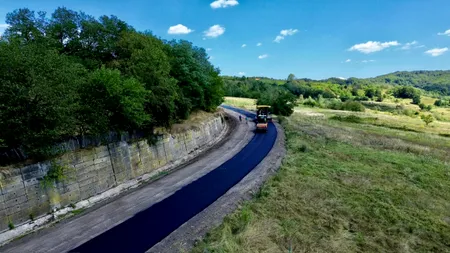 „Drumul Oaselor”, redeschis circulației, după aproape două decenii. Porțiuni mari din el s-au prăbuși / Restricții de viteză pentru șoferi