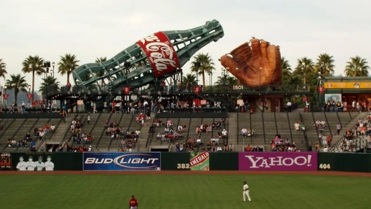 GALERIE FOTO: Mesaje subliminale ascunse în cele mai cunoscute logo-uri din lume