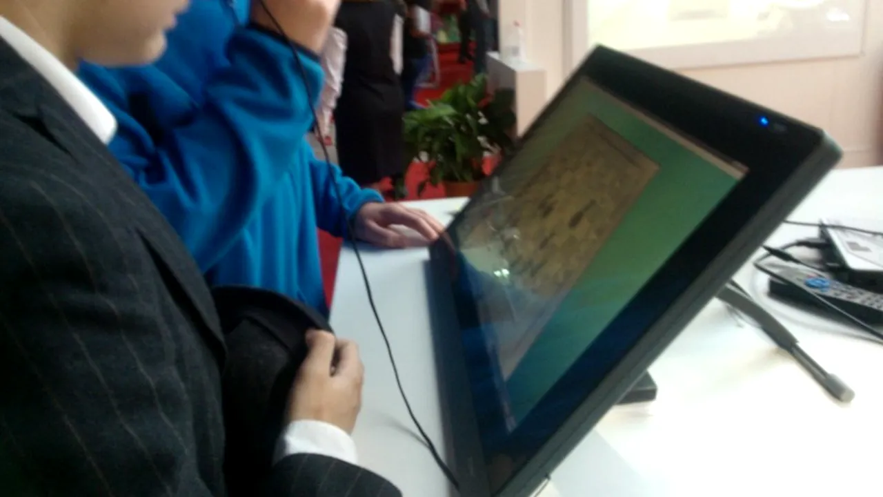 Editori: Manualele digitale nu vor fi gata nici la începutul anului școlar viitor