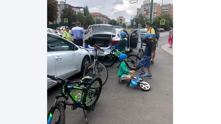 Ce a pățit o mamă din Brașov care a vrut să meargă la cinema cu bicicleta, alături de cei trei copii